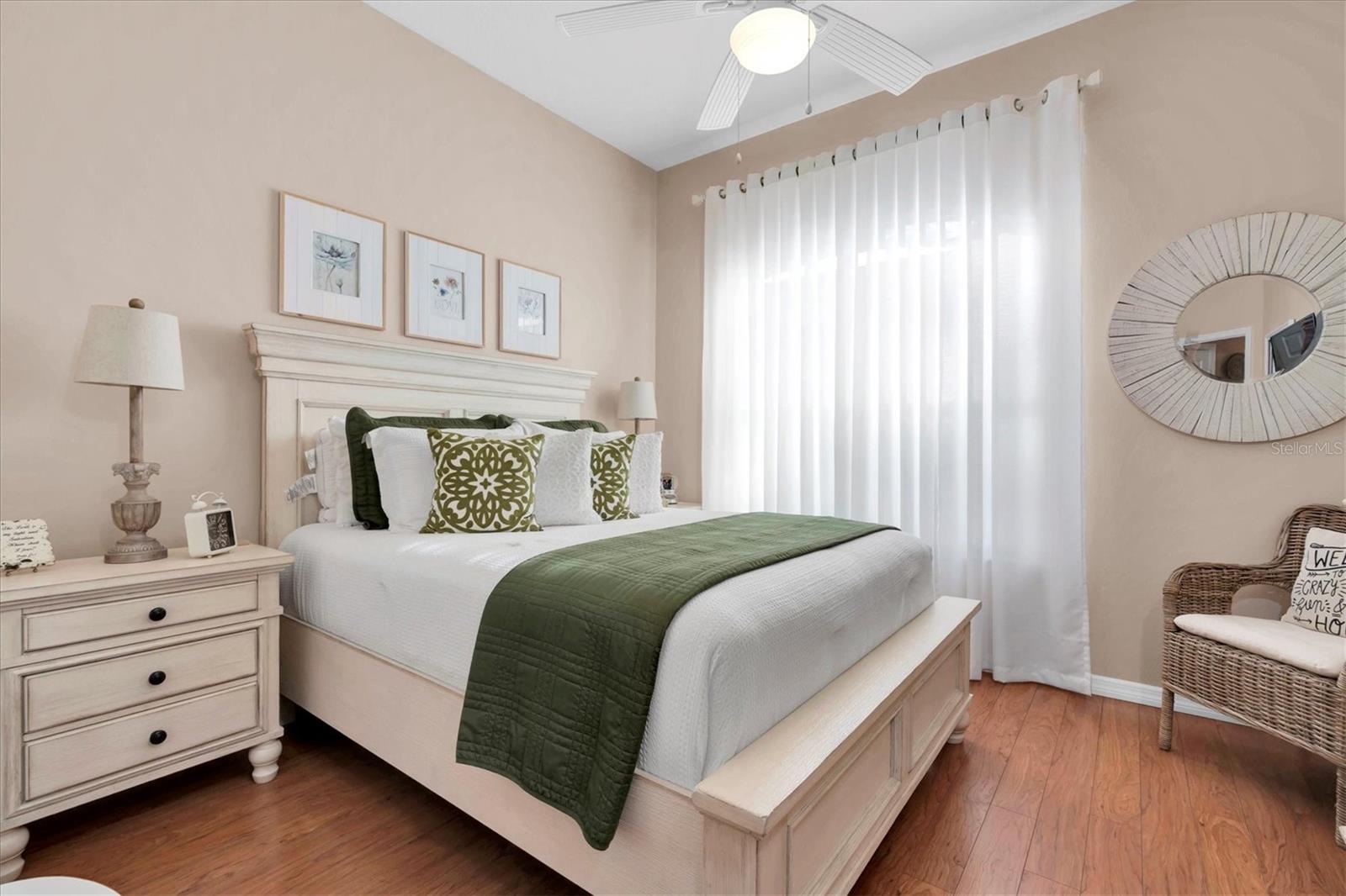 Listing photo id 25 for 2718 Brianholly Drive