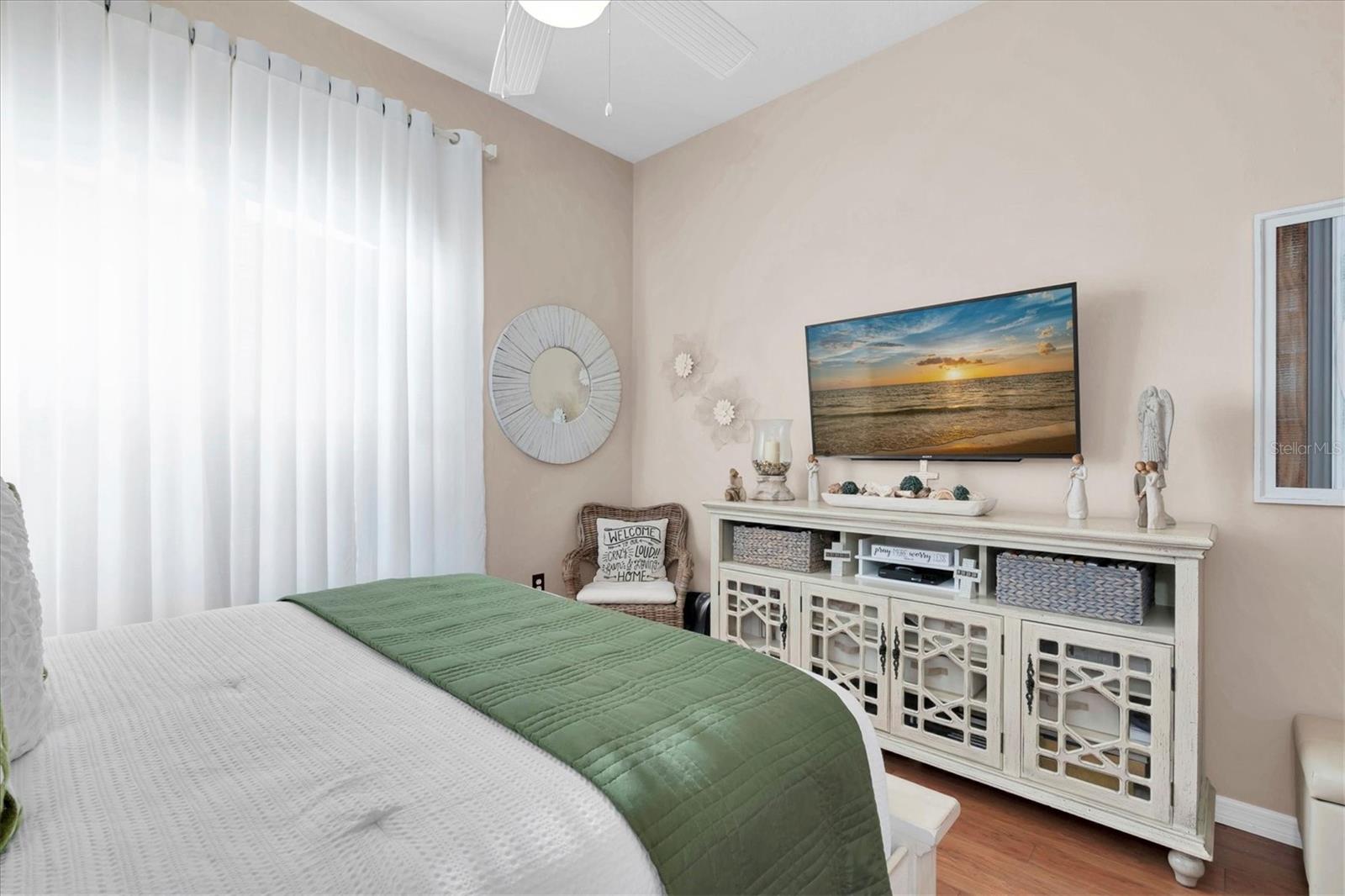 Listing photo id 26 for 2718 Brianholly Drive