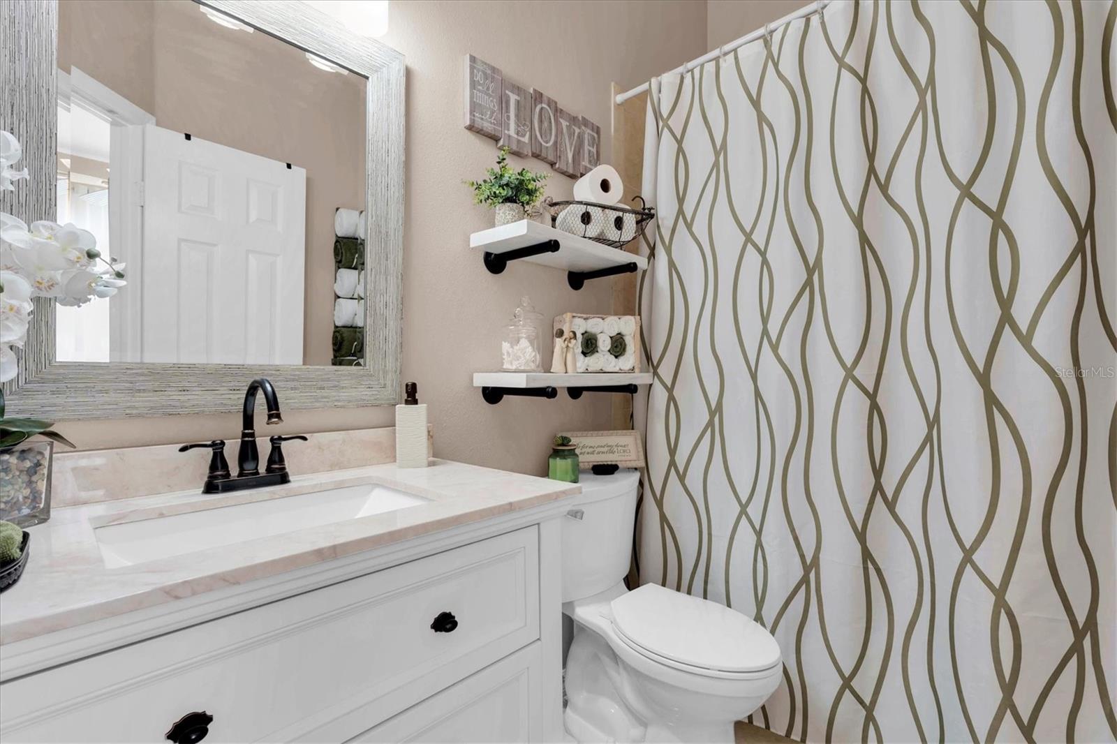 Listing photo id 27 for 2718 Brianholly Drive