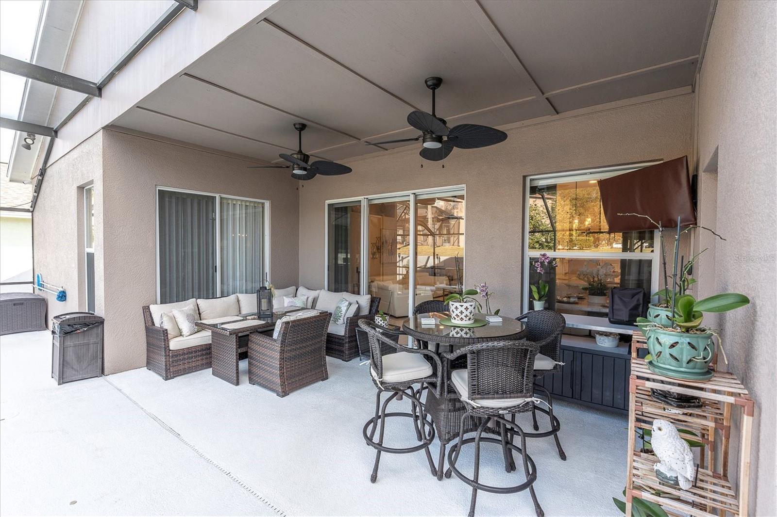 Listing photo id 34 for 2718 Brianholly Drive