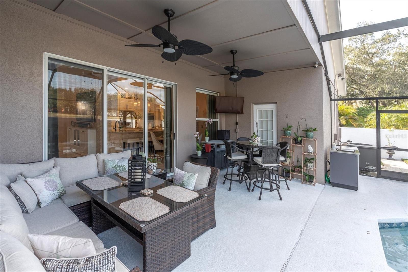 Listing photo id 35 for 2718 Brianholly Drive