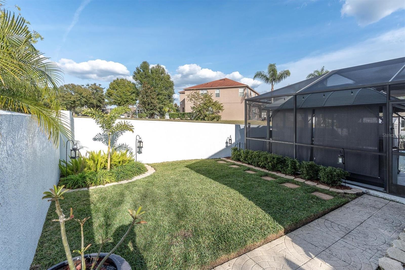 Listing photo id 39 for 2718 Brianholly Drive