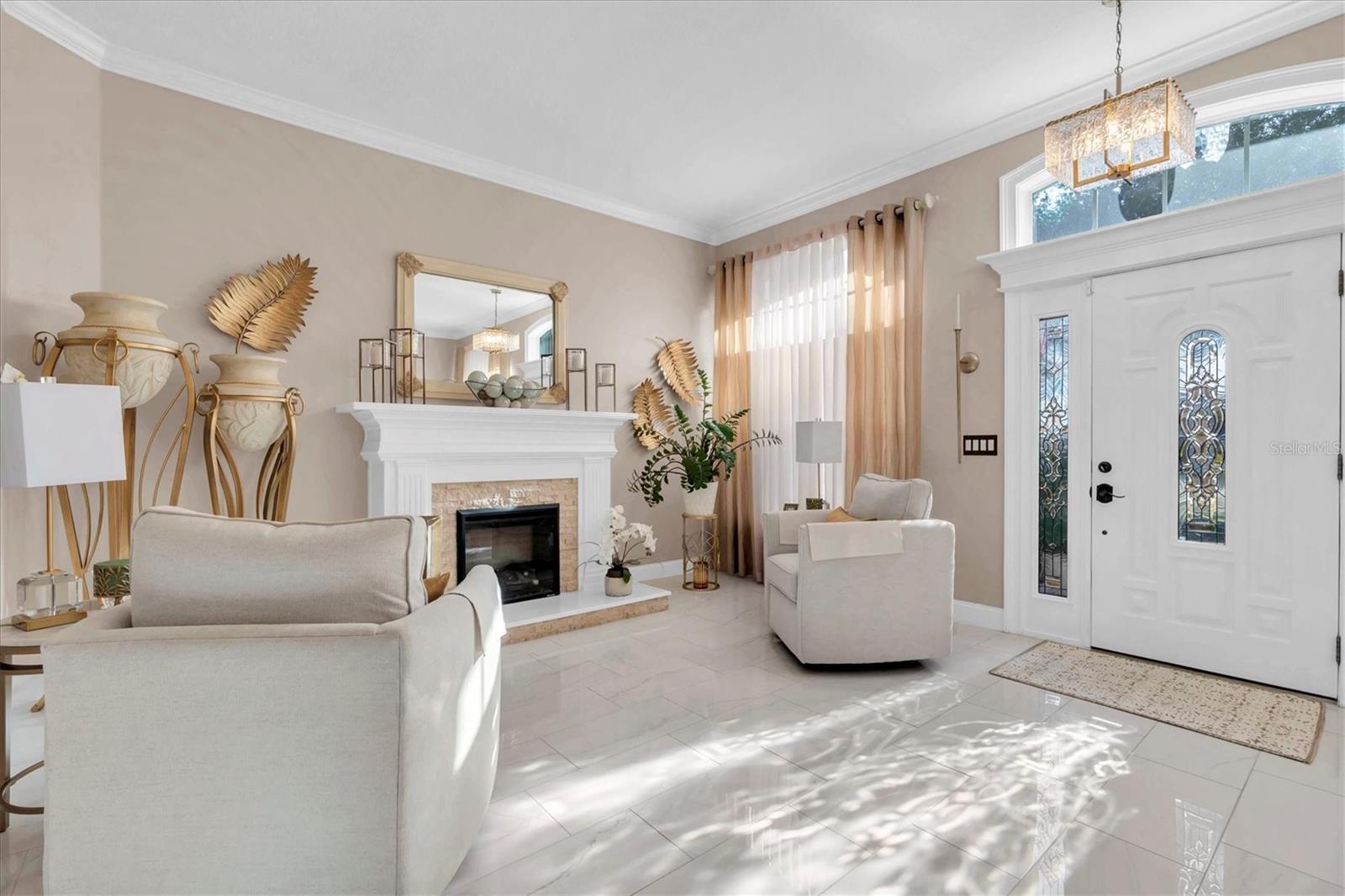 Listing photo id 5 for 2718 Brianholly Drive