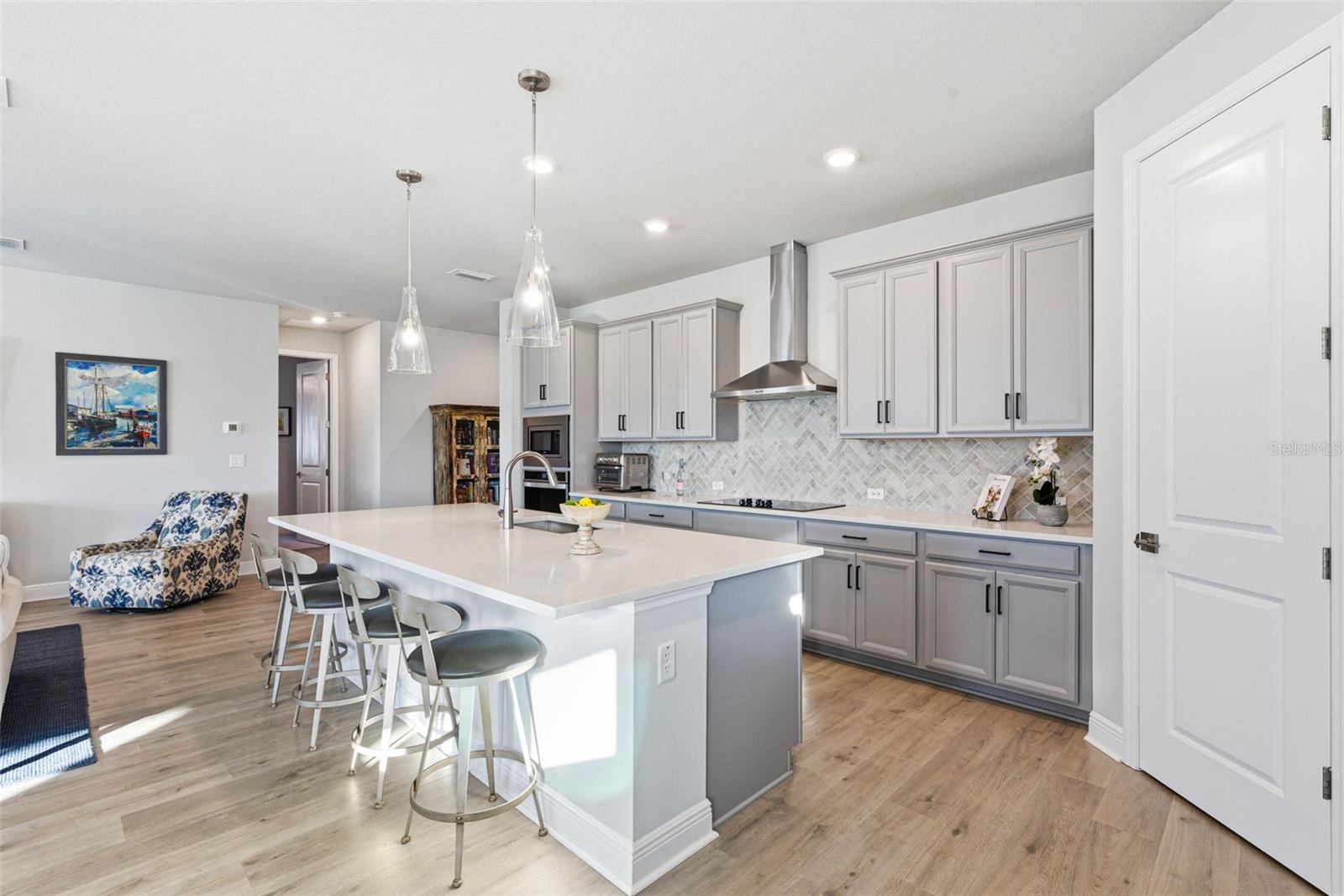 Image 21 of 77 For 12889 Oak Street