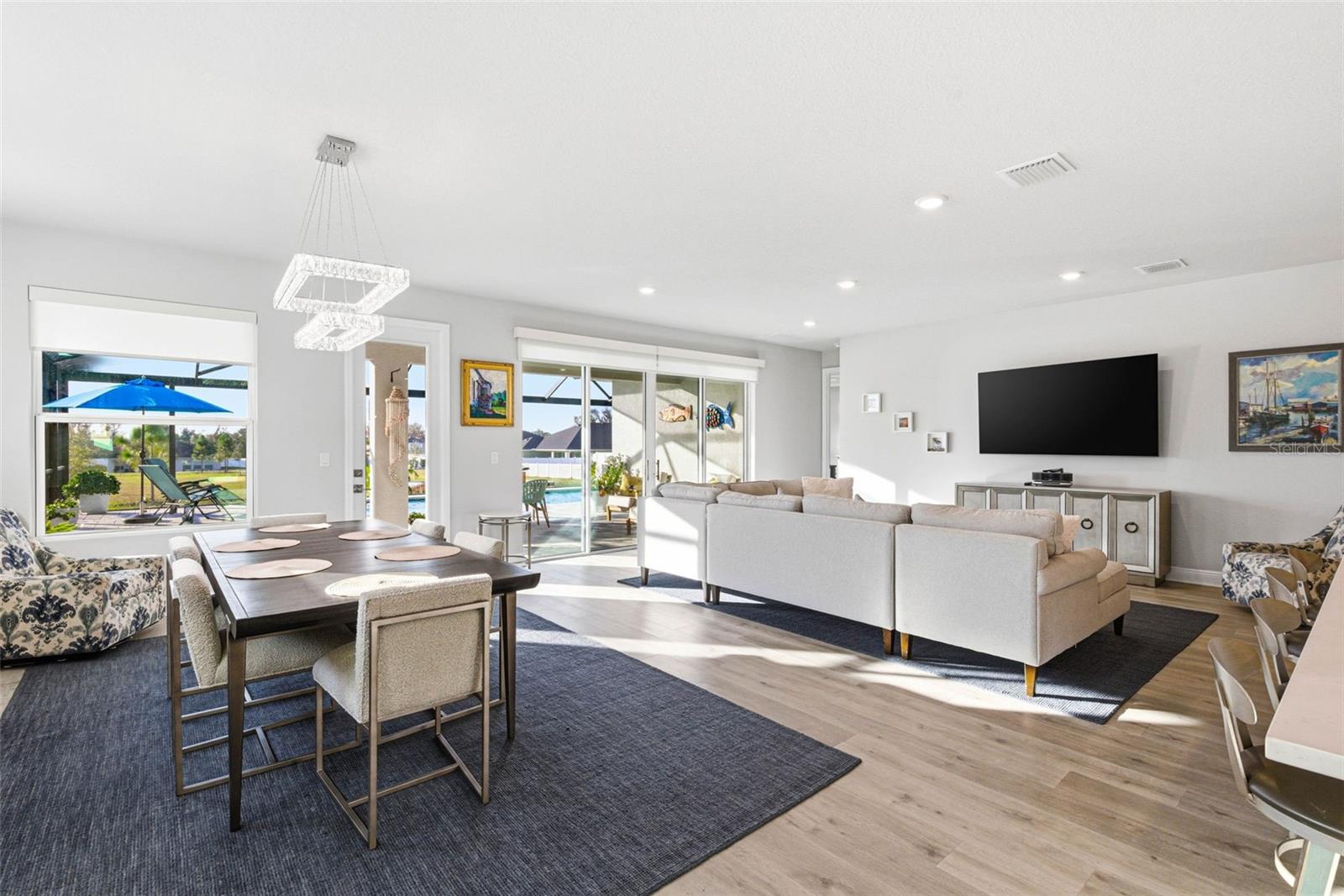 Image 31 of 77 For 12889 Oak Street