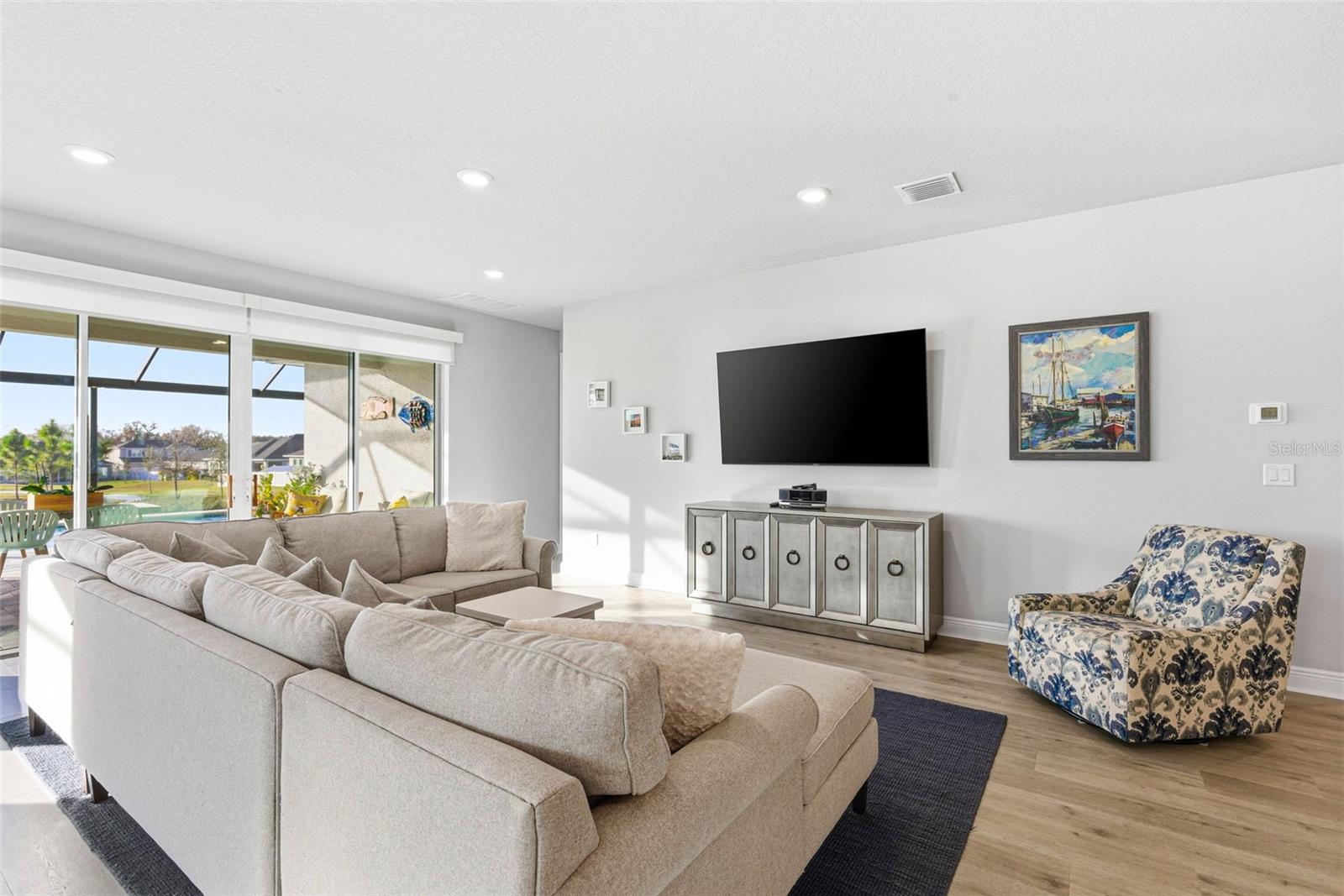 Image 36 of 77 For 12889 Oak Street