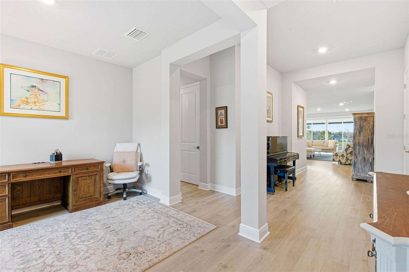 Image 5 of 77 For 12889 Oak Street