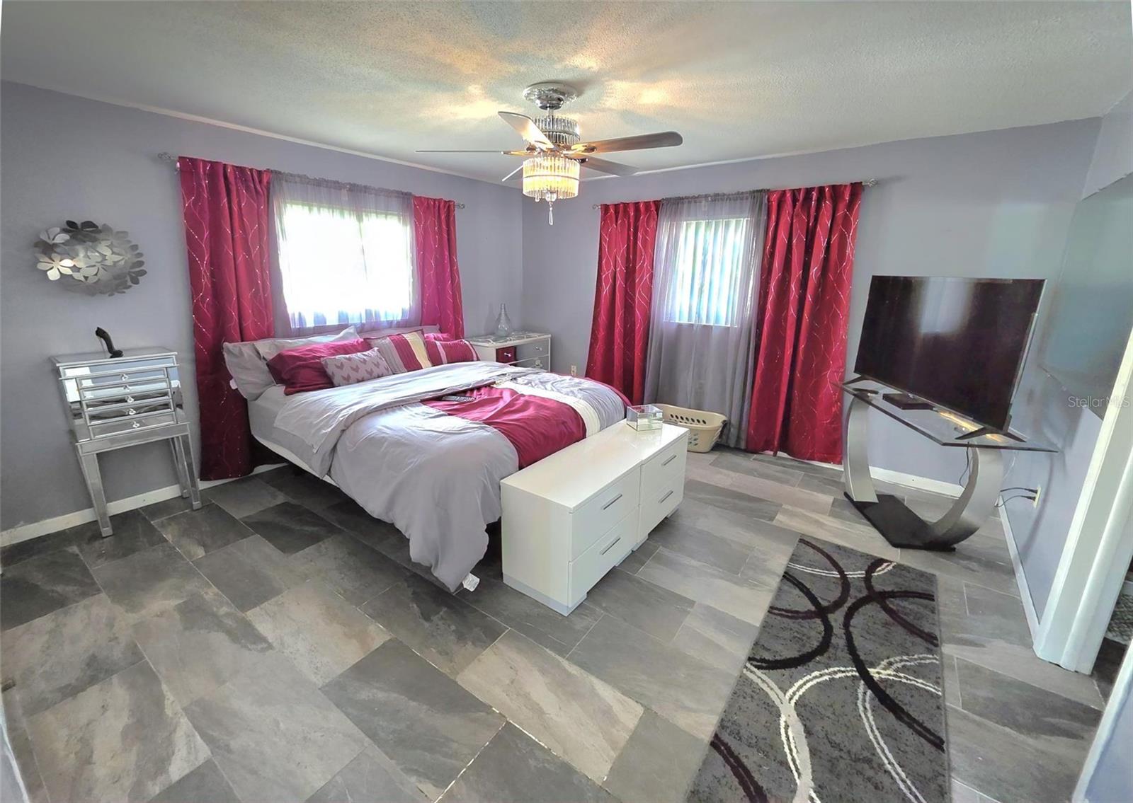 Image 10 of 13 For 9907 Dahlia Street N