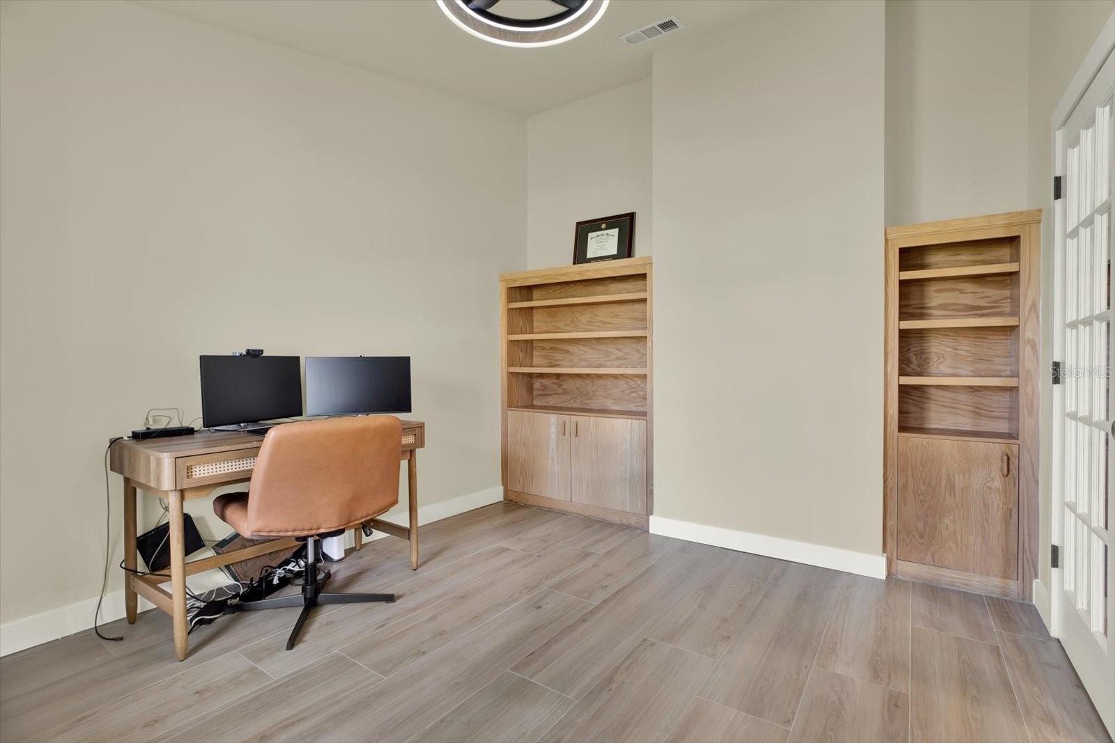 Image 19 of 27 For 531 Hunter Lane