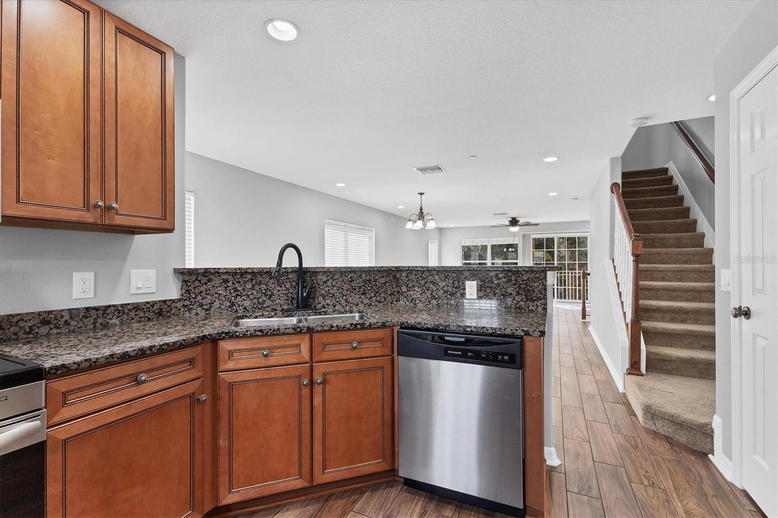 Image 18 of 39 For 8848 White Sage Loop