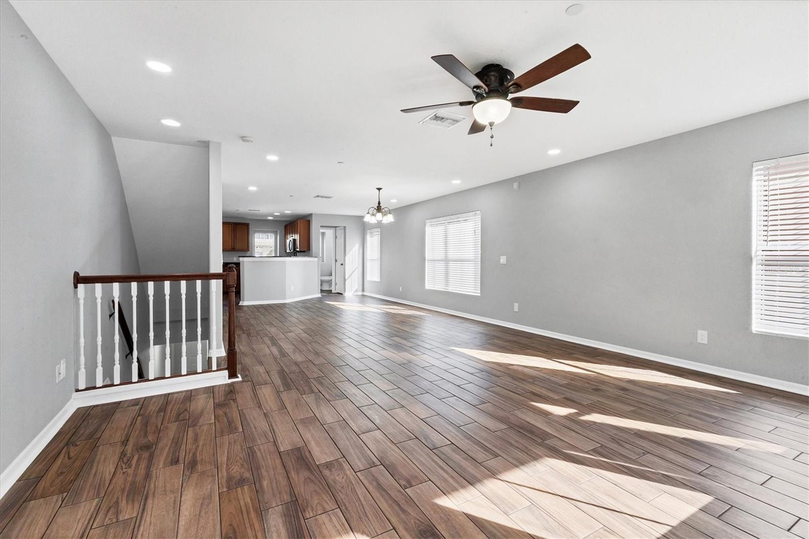 Image 6 of 39 For 8848 White Sage Loop