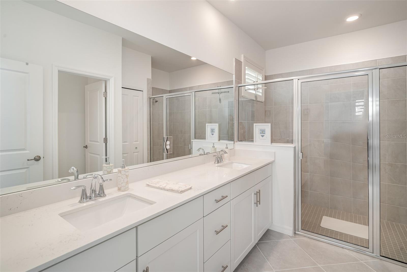 Image 19 of 30 For 11360 Burgundy Drive