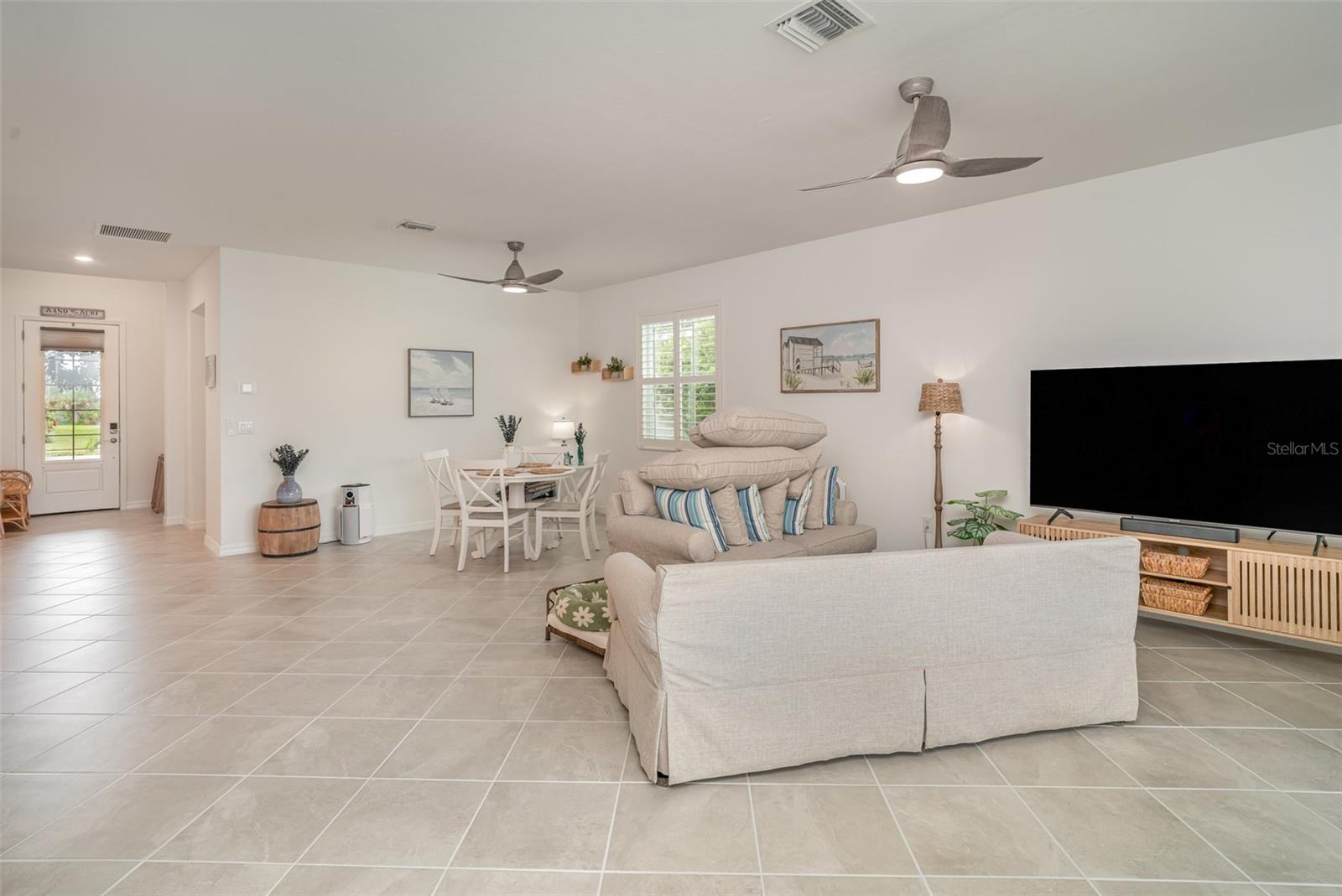 Image 6 of 30 For 11360 Burgundy Drive