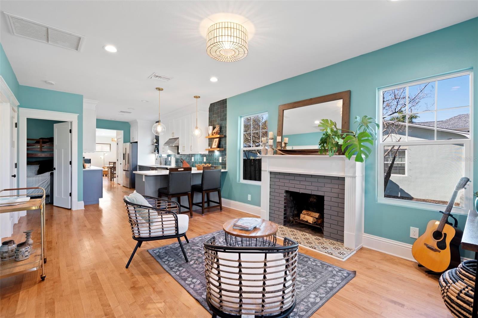 Image 10 of 43 For 840 25th Avenue N