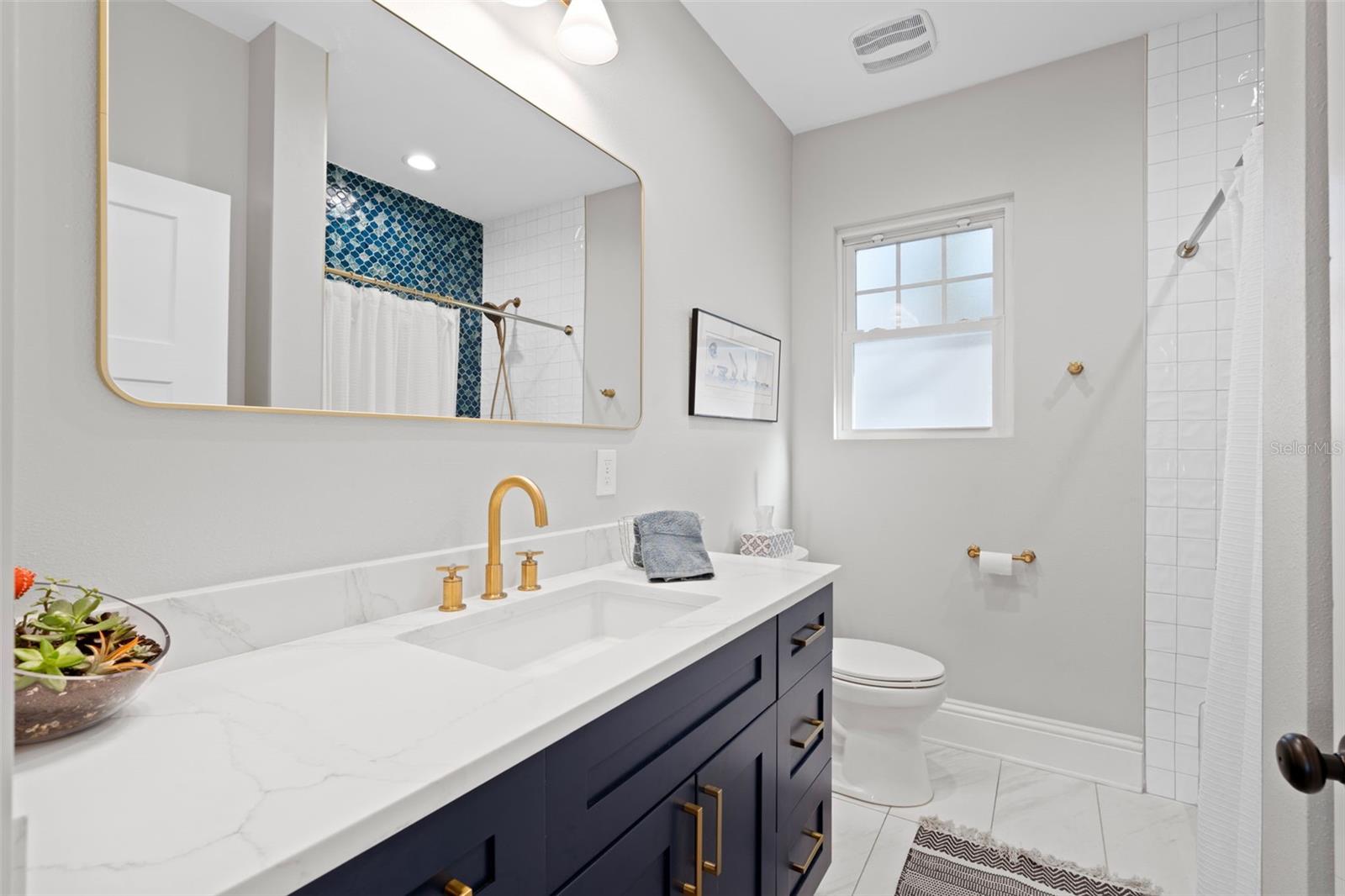 Image 16 of 43 For 840 25th Avenue N