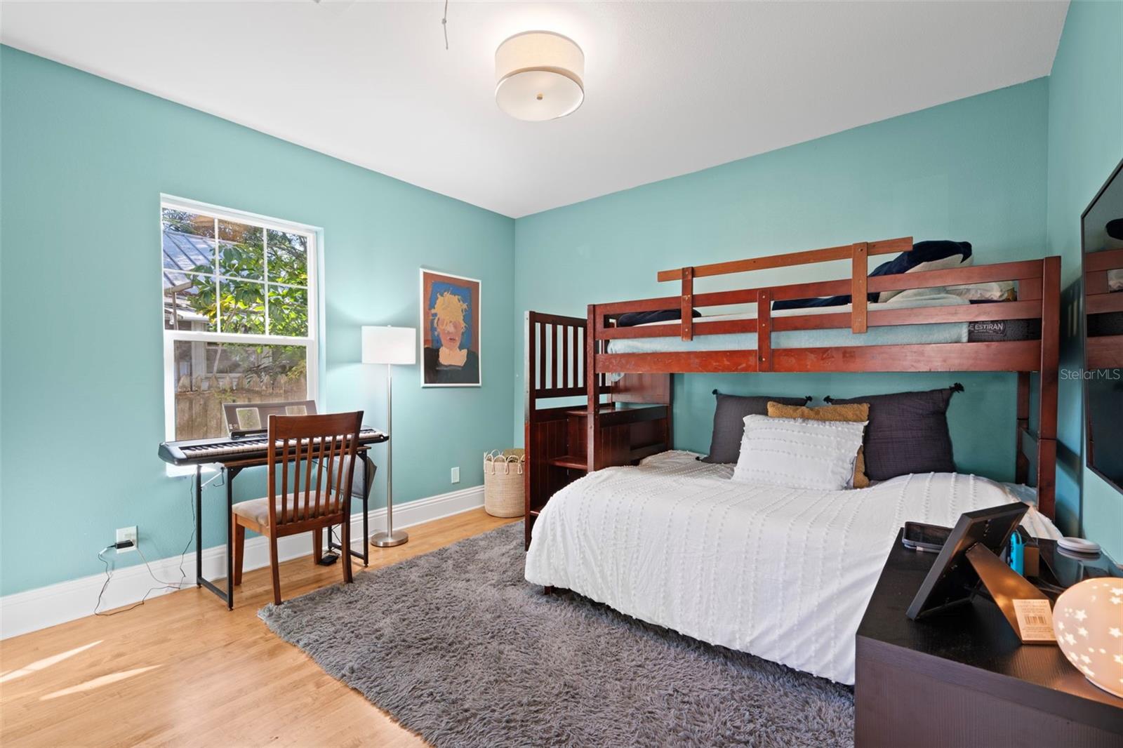 Image 18 of 43 For 840 25th Avenue N