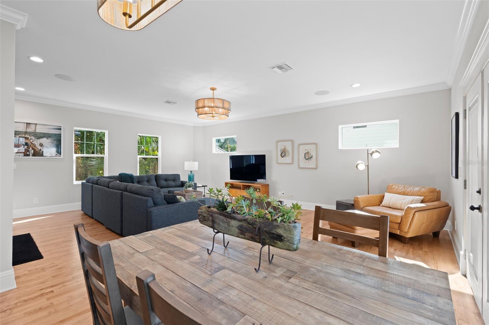 Image 19 of 43 For 840 25th Avenue N