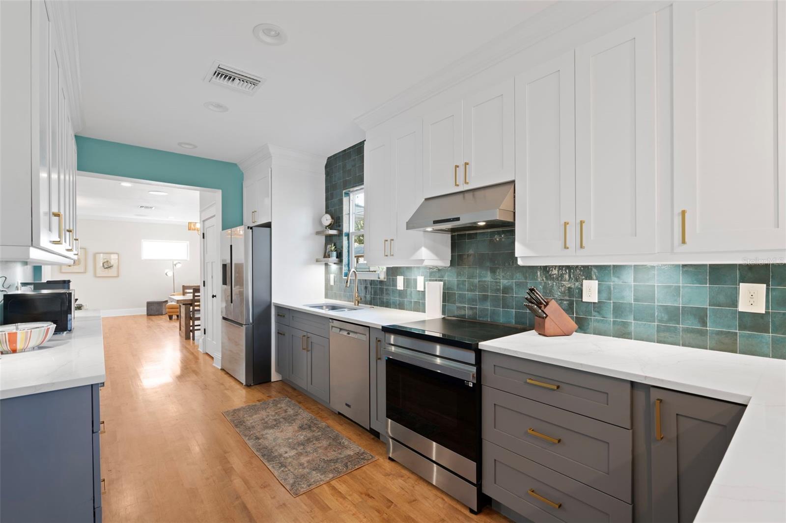 Image 21 of 43 For 840 25th Avenue N