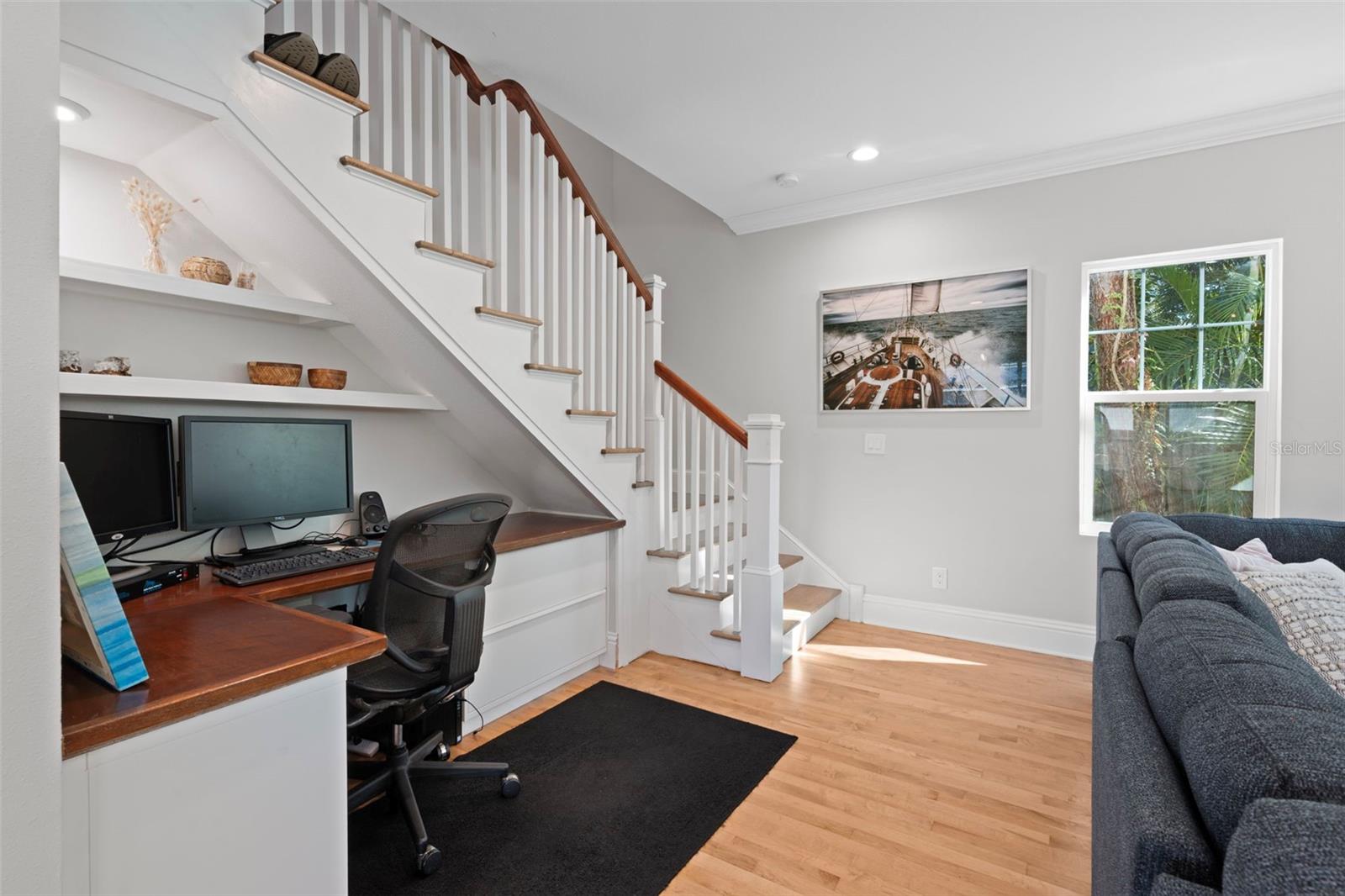 Image 22 of 43 For 840 25th Avenue N