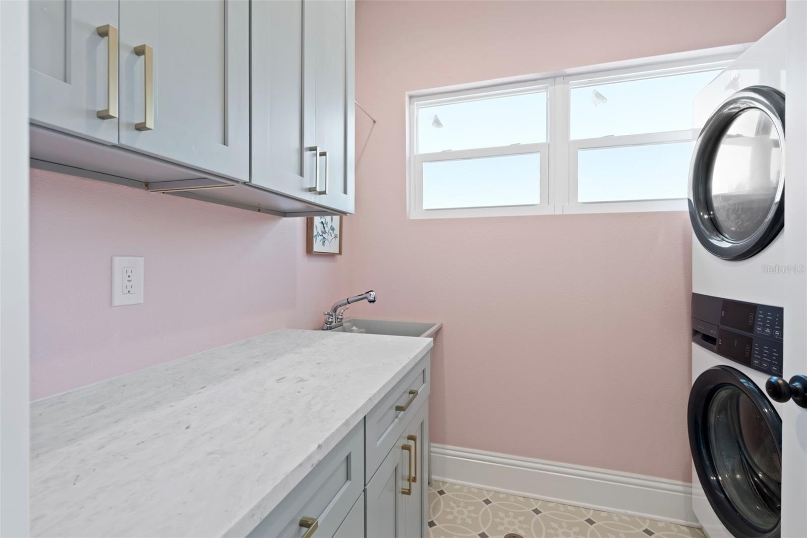 Image 26 of 43 For 840 25th Avenue N