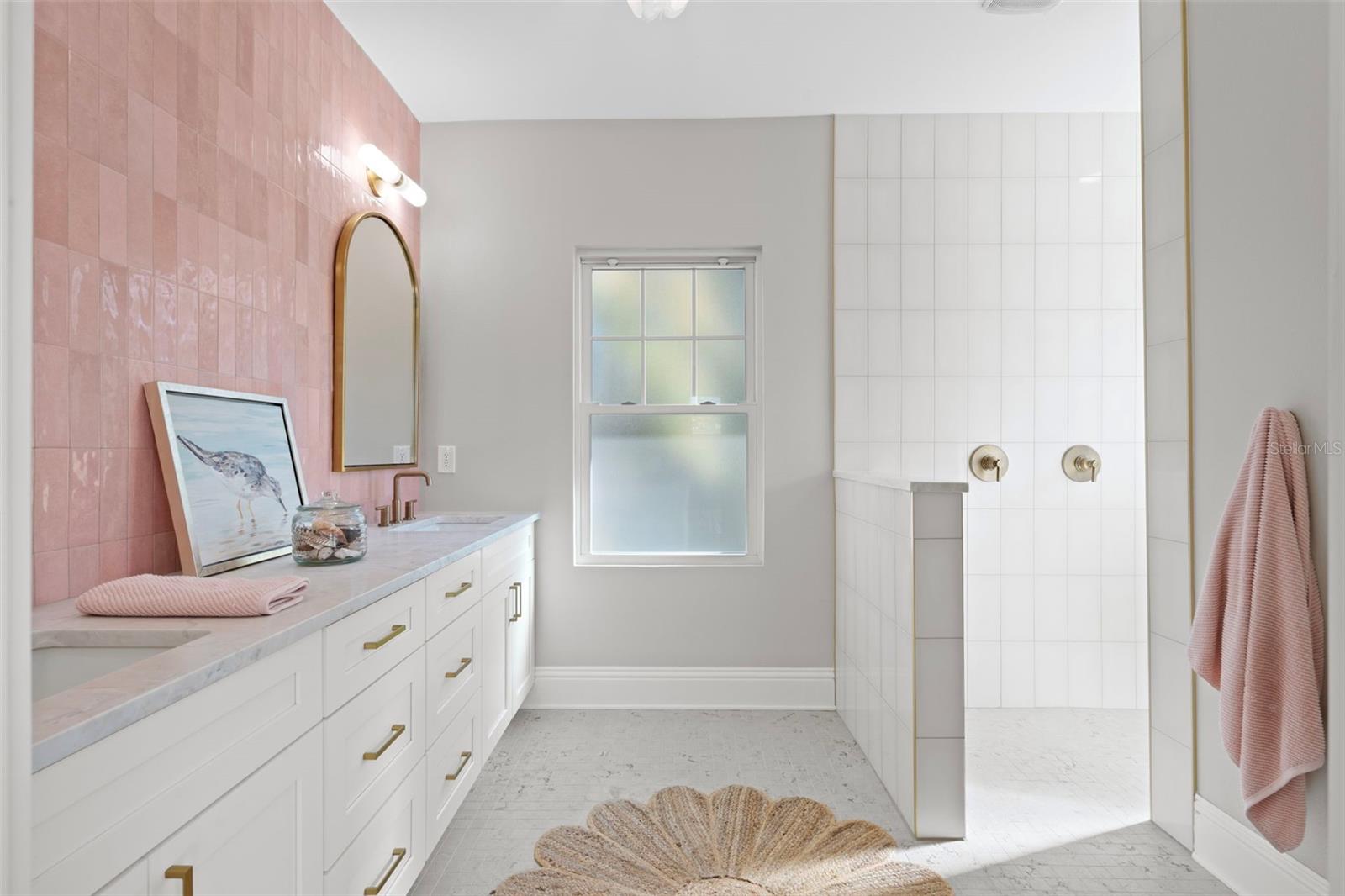 Image 30 of 43 For 840 25th Avenue N