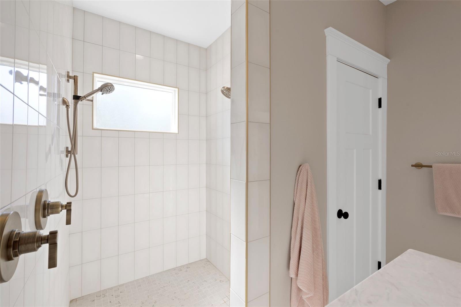 Image 31 of 43 For 840 25th Avenue N