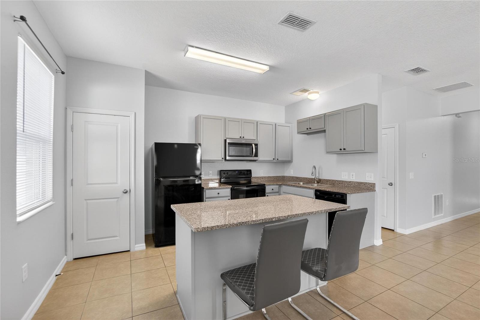 Image 10 of 48 For 11528 Southern Creek Drive