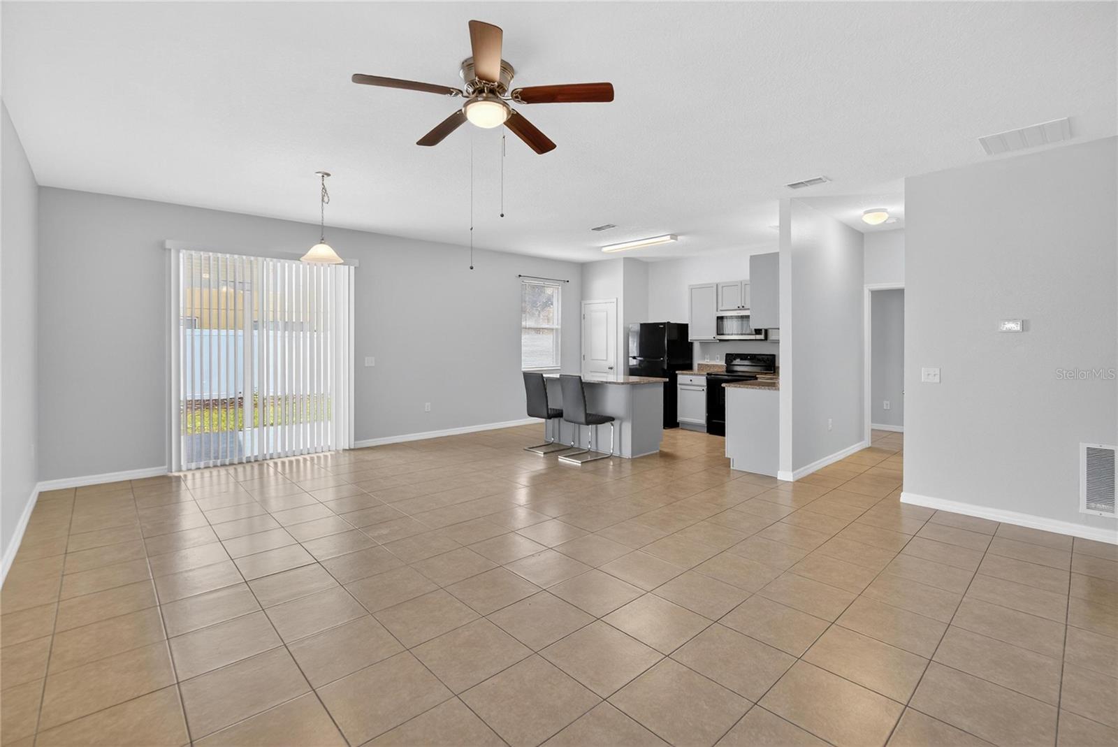 Image 14 of 48 For 11528 Southern Creek Drive