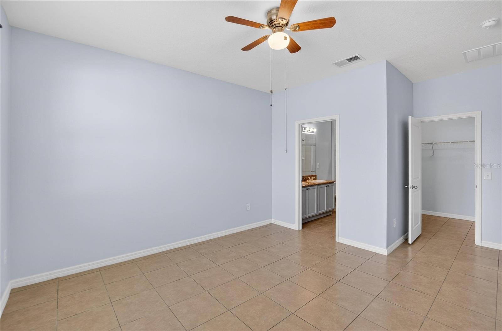 Image 17 of 48 For 11528 Southern Creek Drive