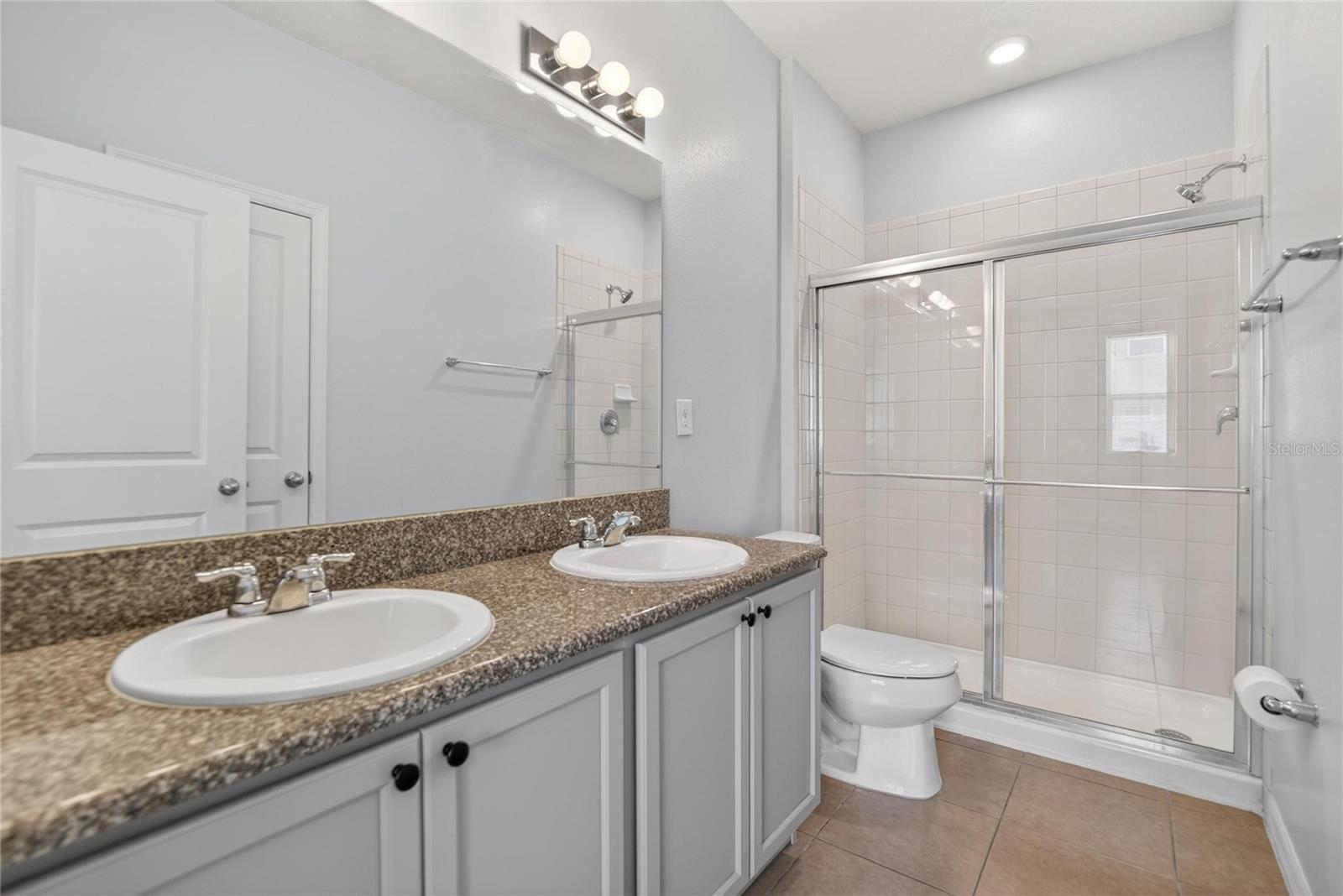 Image 20 of 48 For 11528 Southern Creek Drive