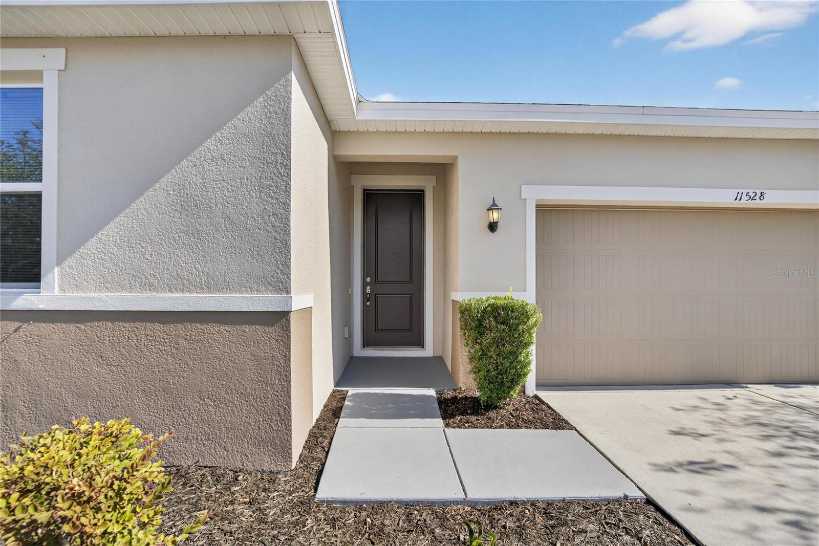 Image 4 of 48 For 11528 Southern Creek Drive