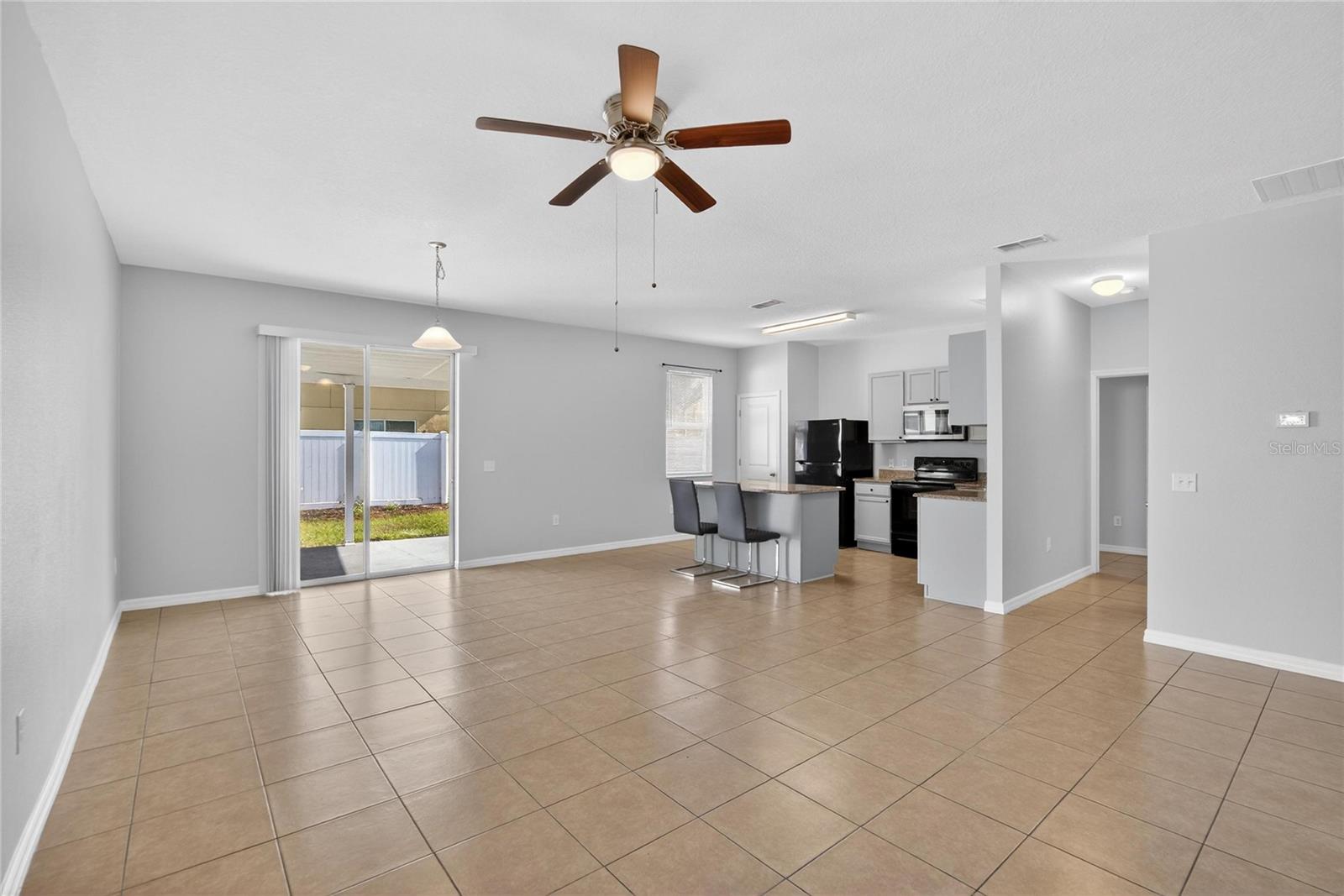 Image 6 of 48 For 11528 Southern Creek Drive