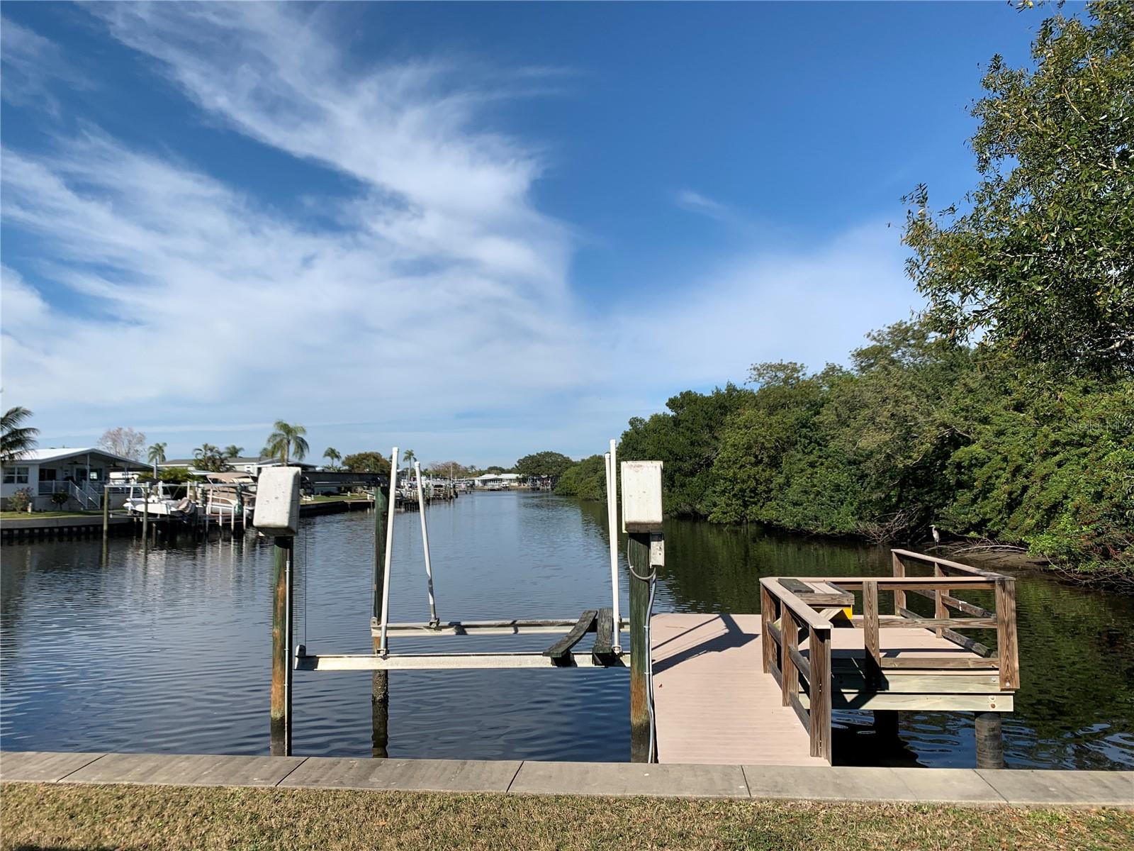 Details for 383 Mount Richmond Avenue Ne 339, ST PETERSBURG, FL 33702