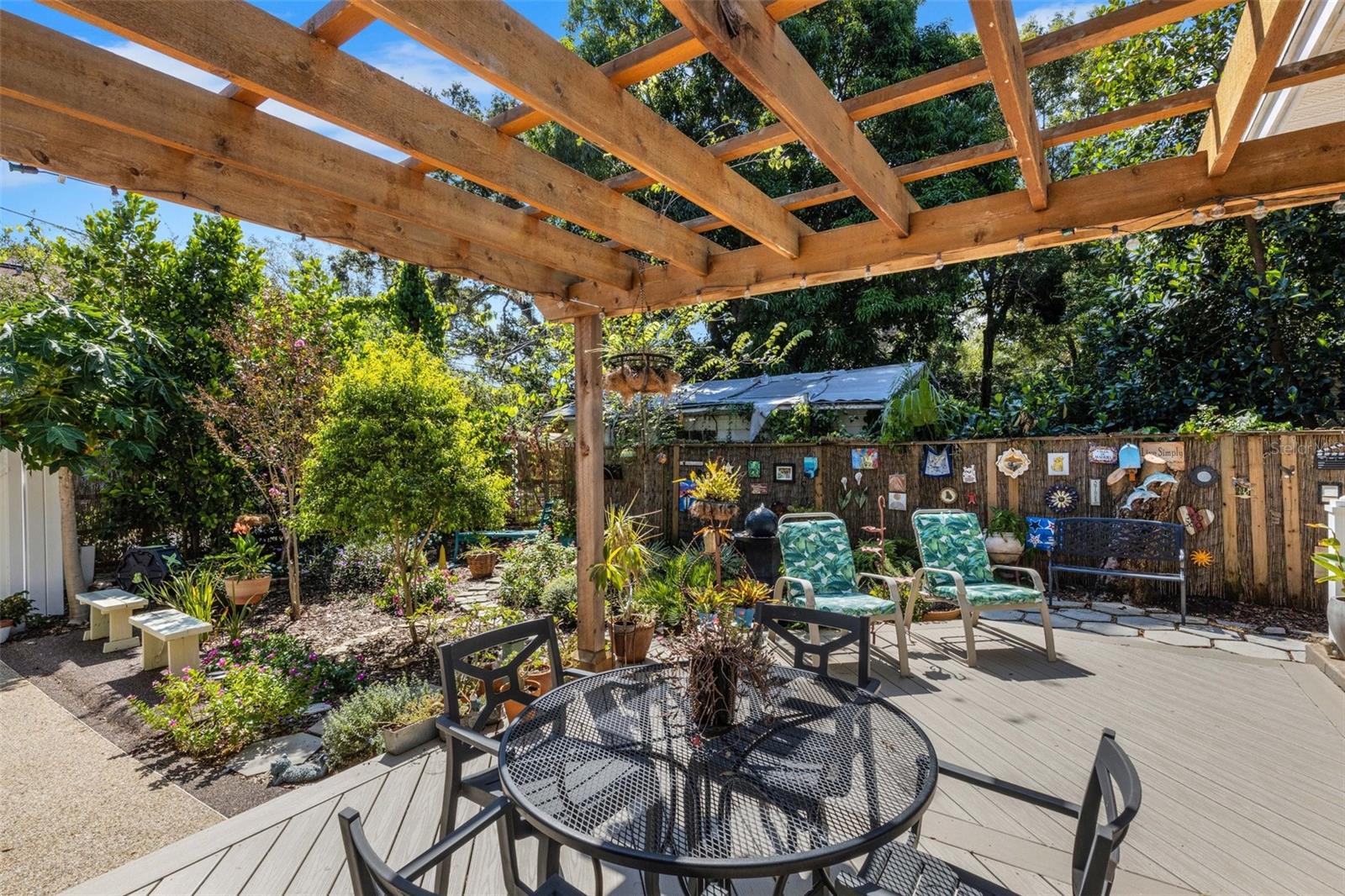 Listing photo id 12 for 3026 51st Street S