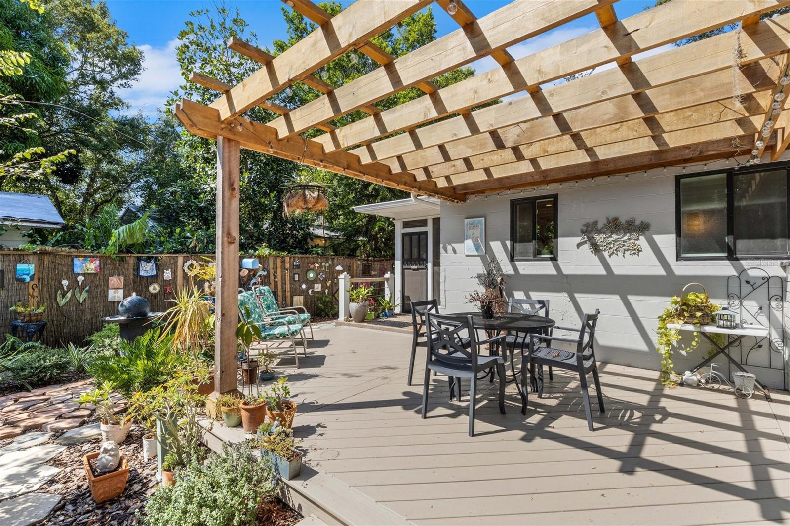 Listing photo id 15 for 3026 51st Street S