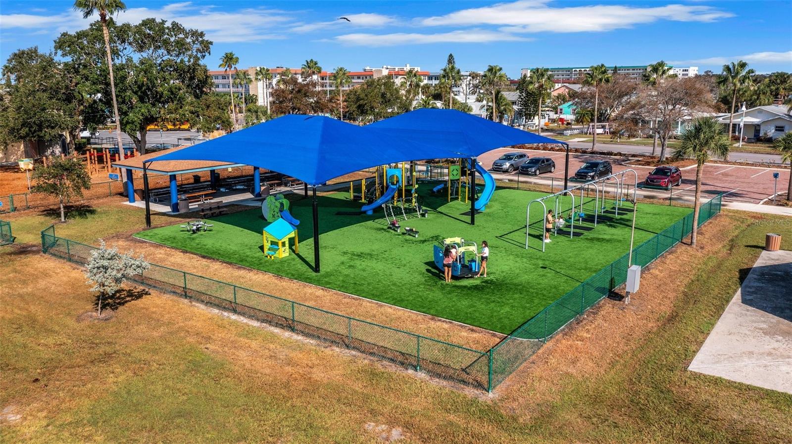 Listing photo id 26 for 3026 51st Street S