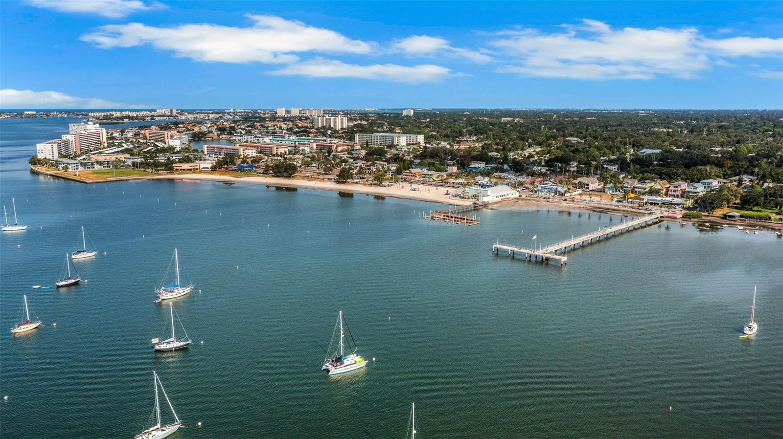 Listing photo id 32 for 3026 51st Street S