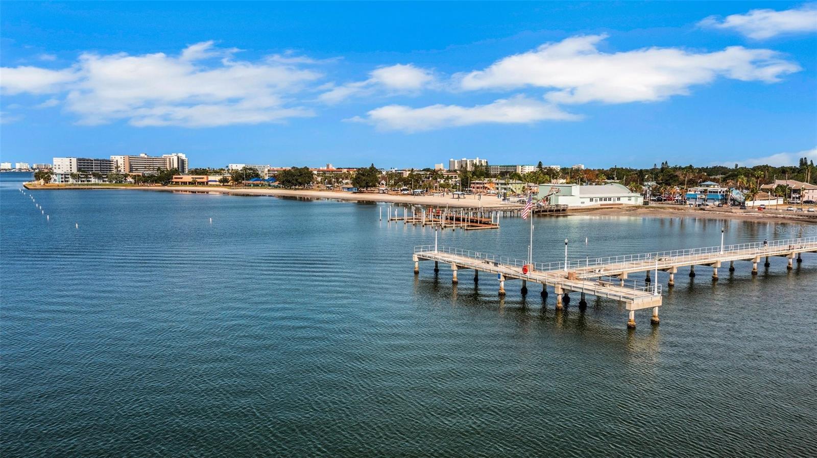 Listing photo id 33 for 3026 51st Street S