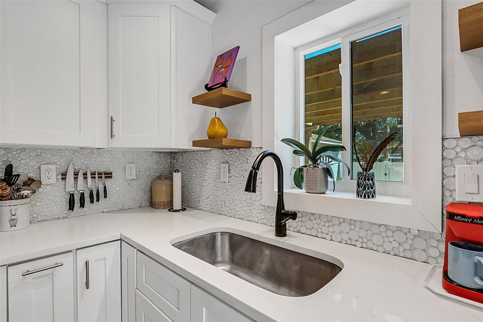 Listing photo id 3 for 3026 51st Street S