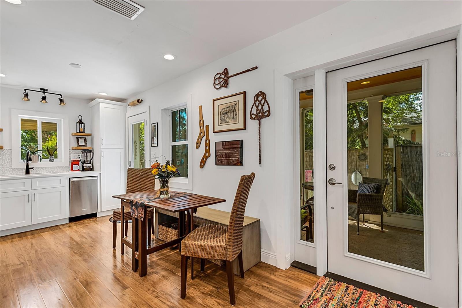 Listing photo id 5 for 3026 51st Street S