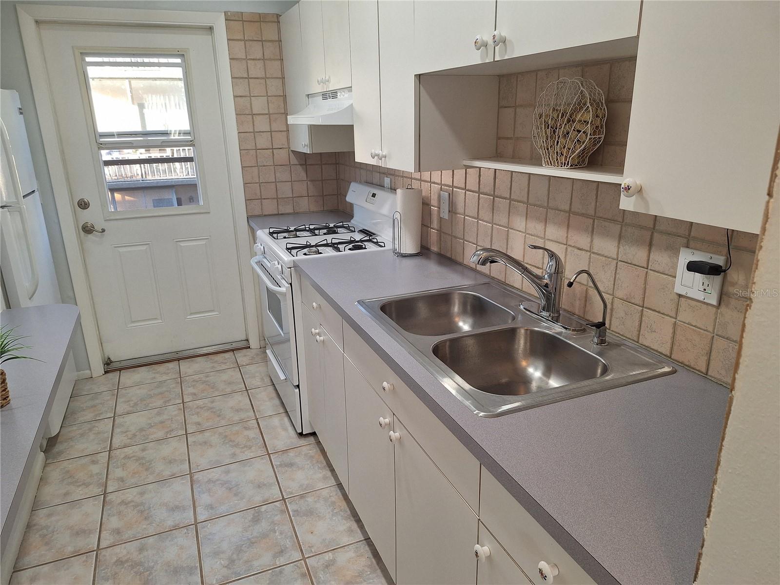 Image 8 of 18 For 5969 Terrace Park Dr Drive N 203