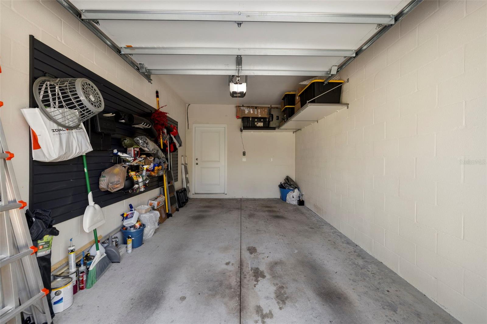 Listing photo id 31 for 4118 Gauge Line Loop