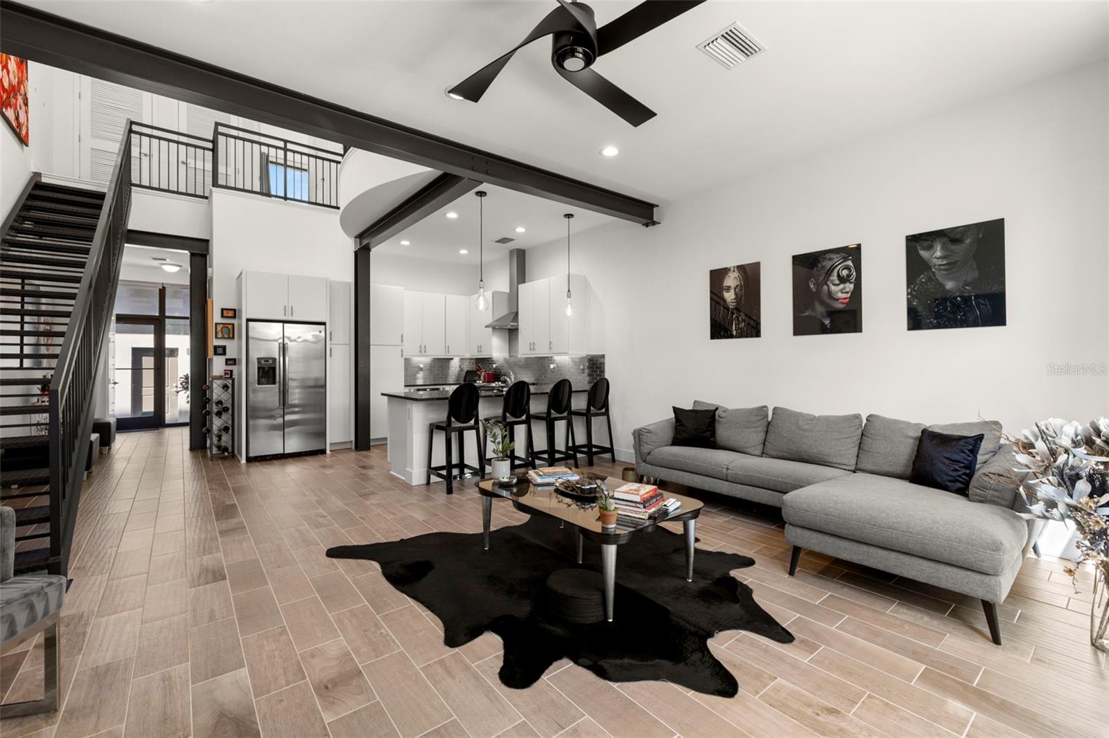 Listing photo id 3 for 4118 Gauge Line Loop