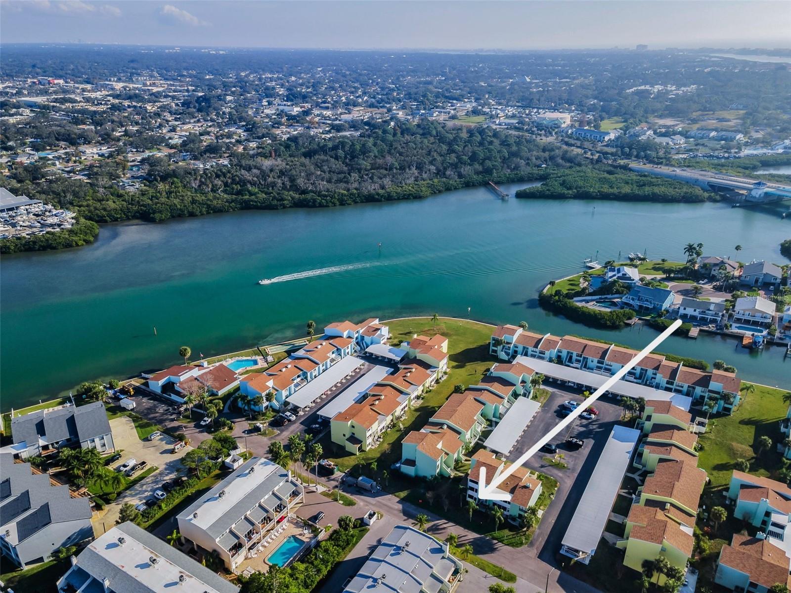 Listing photo id 11 for 1 Windrush Boulevard 31