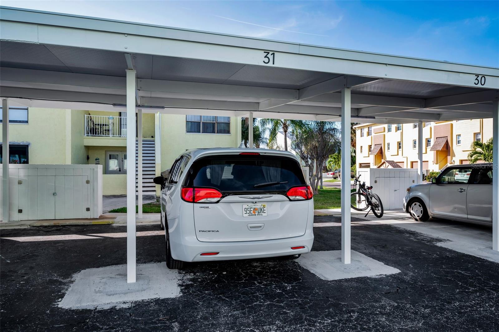 Listing photo id 51 for 1 Windrush Boulevard 31