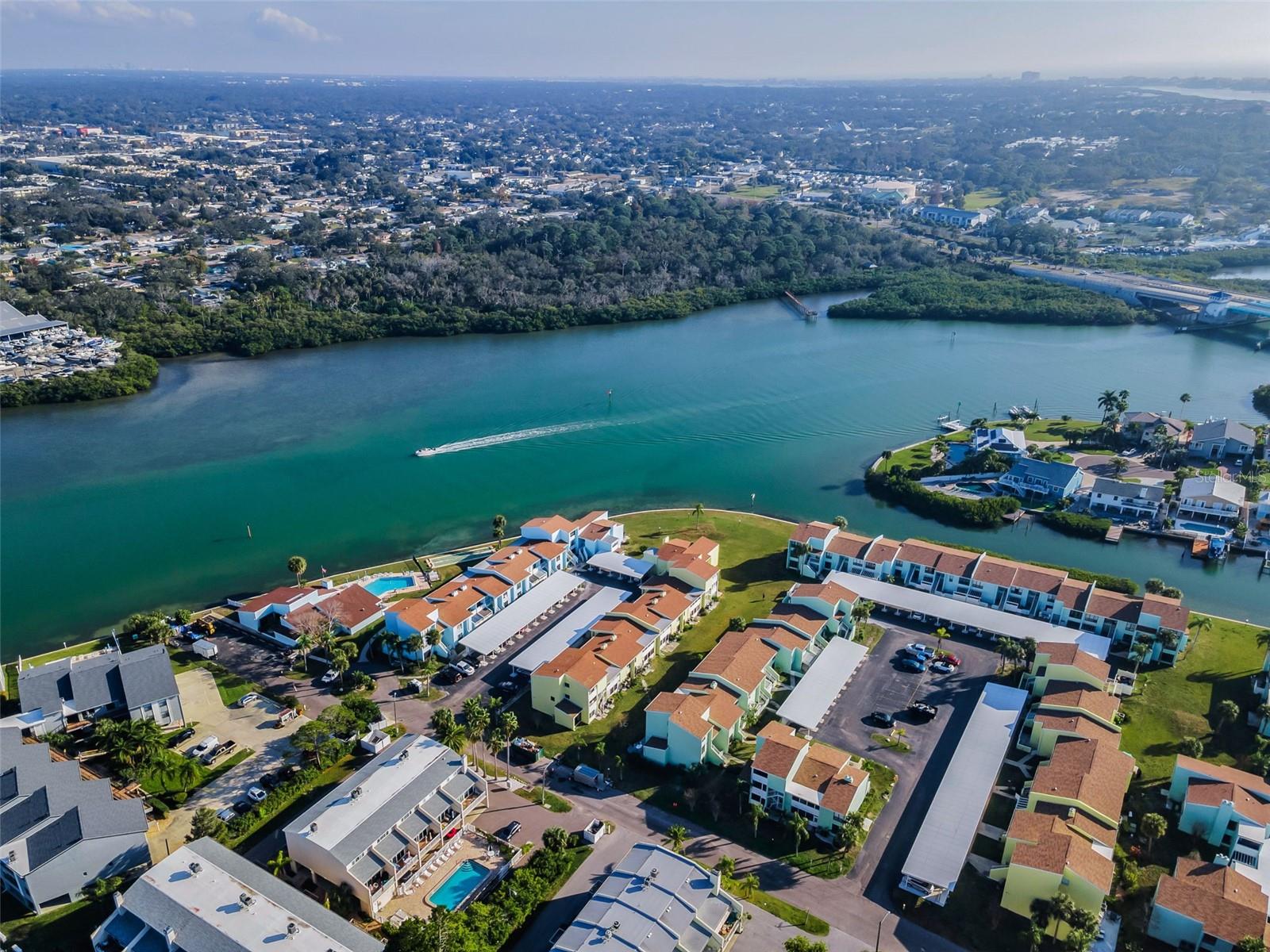 Listing photo id 53 for 1 Windrush Boulevard 31