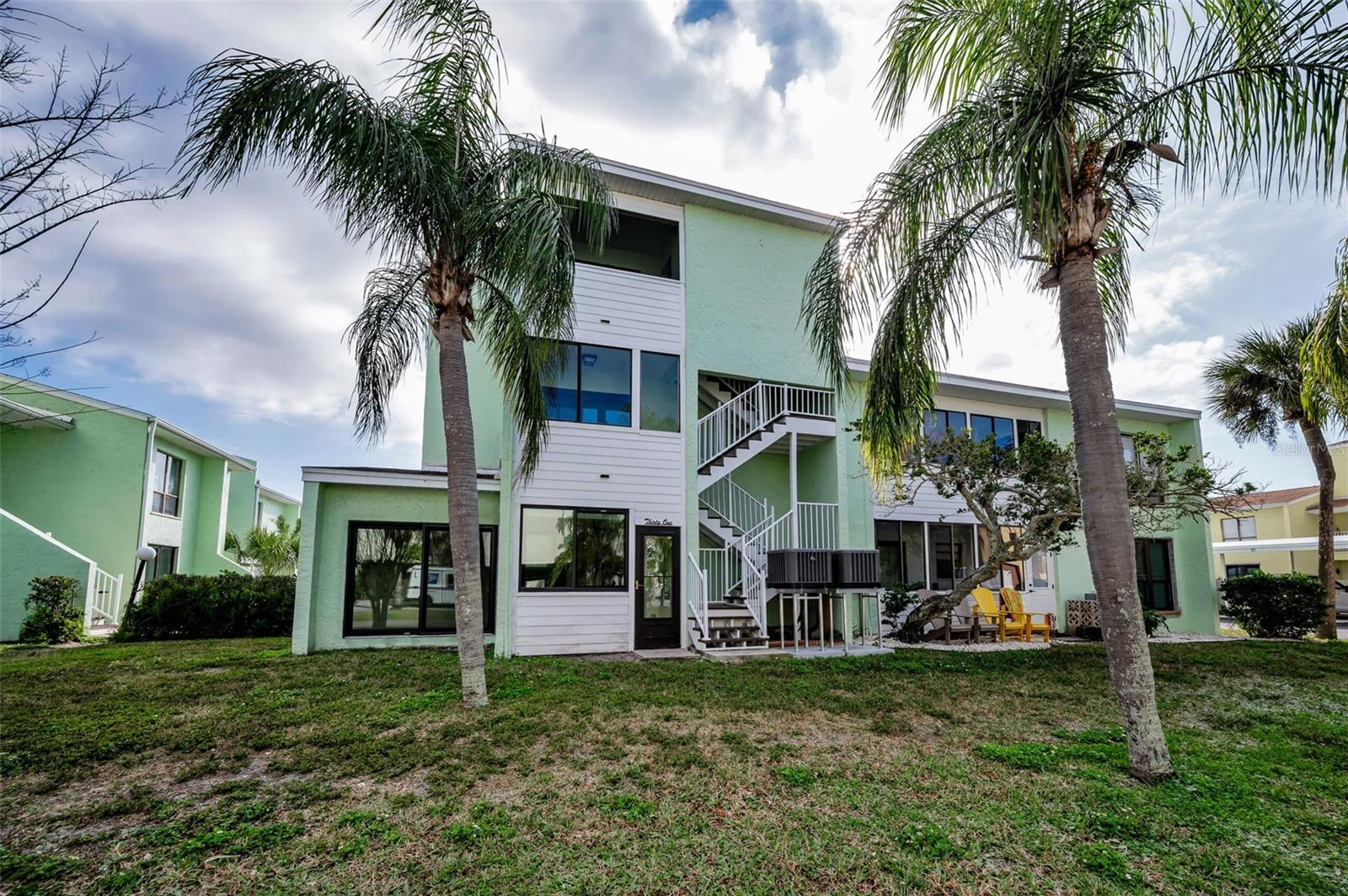 Listing photo id 4 for 1 Windrush Boulevard 31