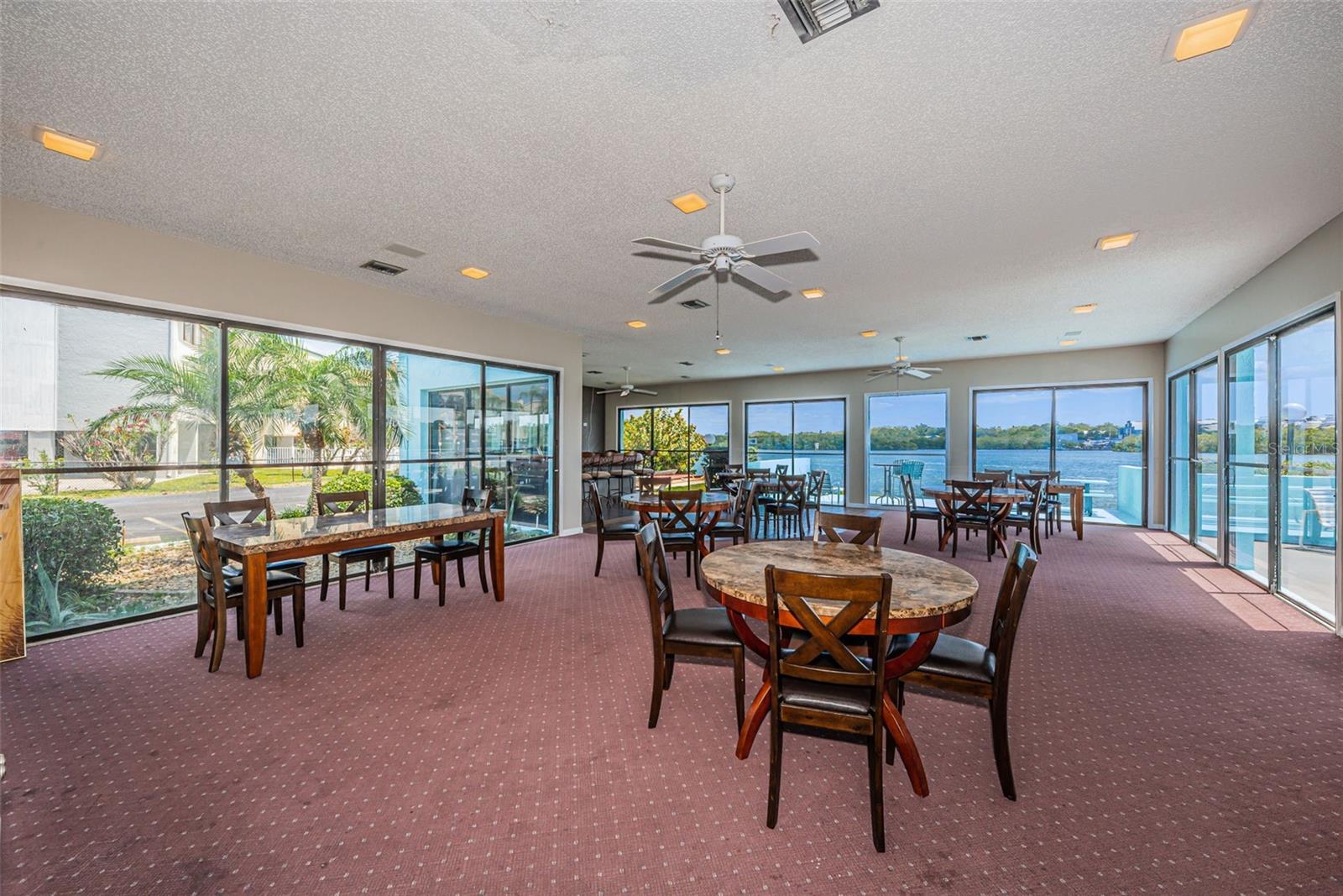 Listing photo id 59 for 1 Windrush Boulevard 31