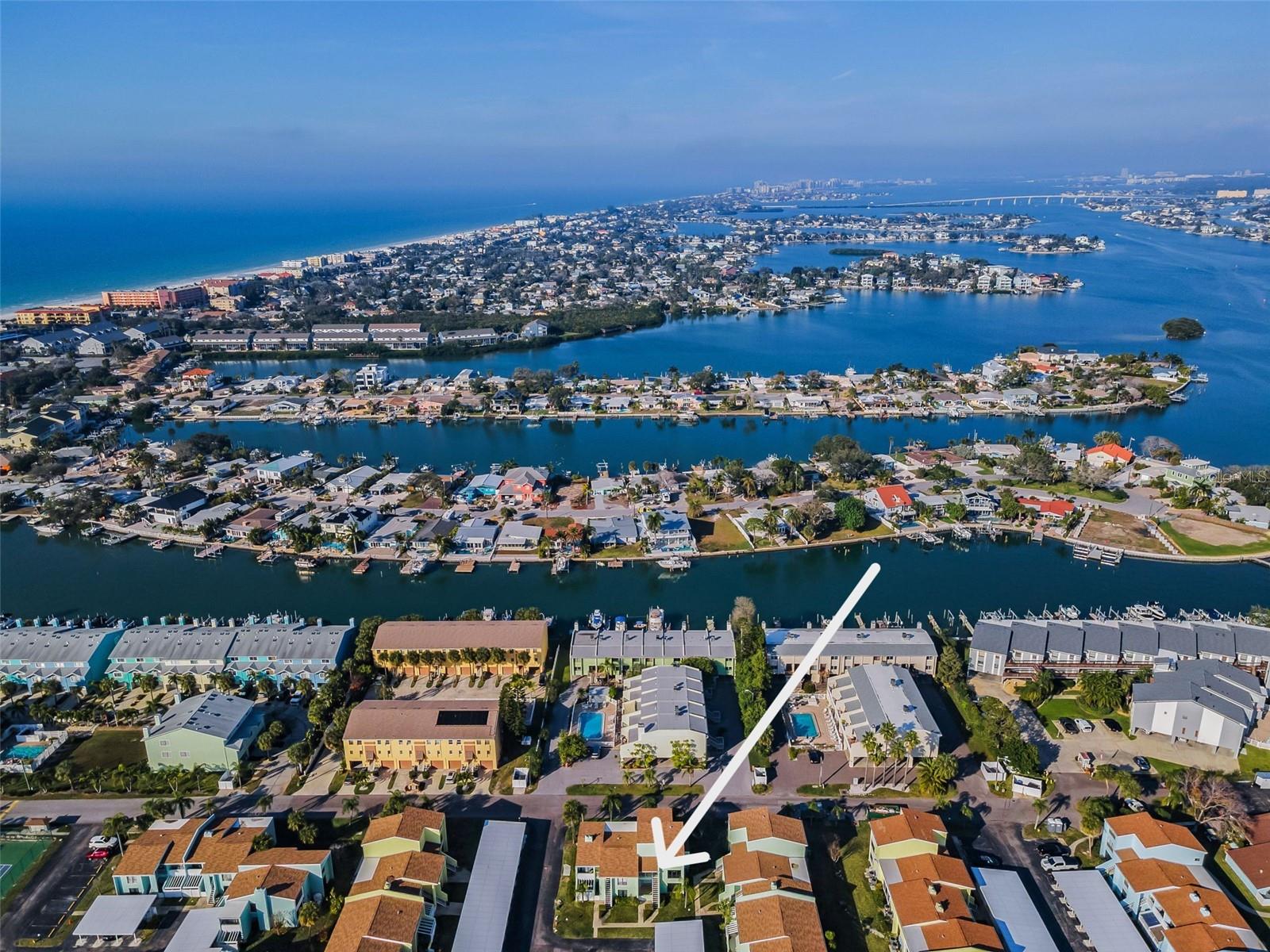 Listing photo id 6 for 1 Windrush Boulevard 31