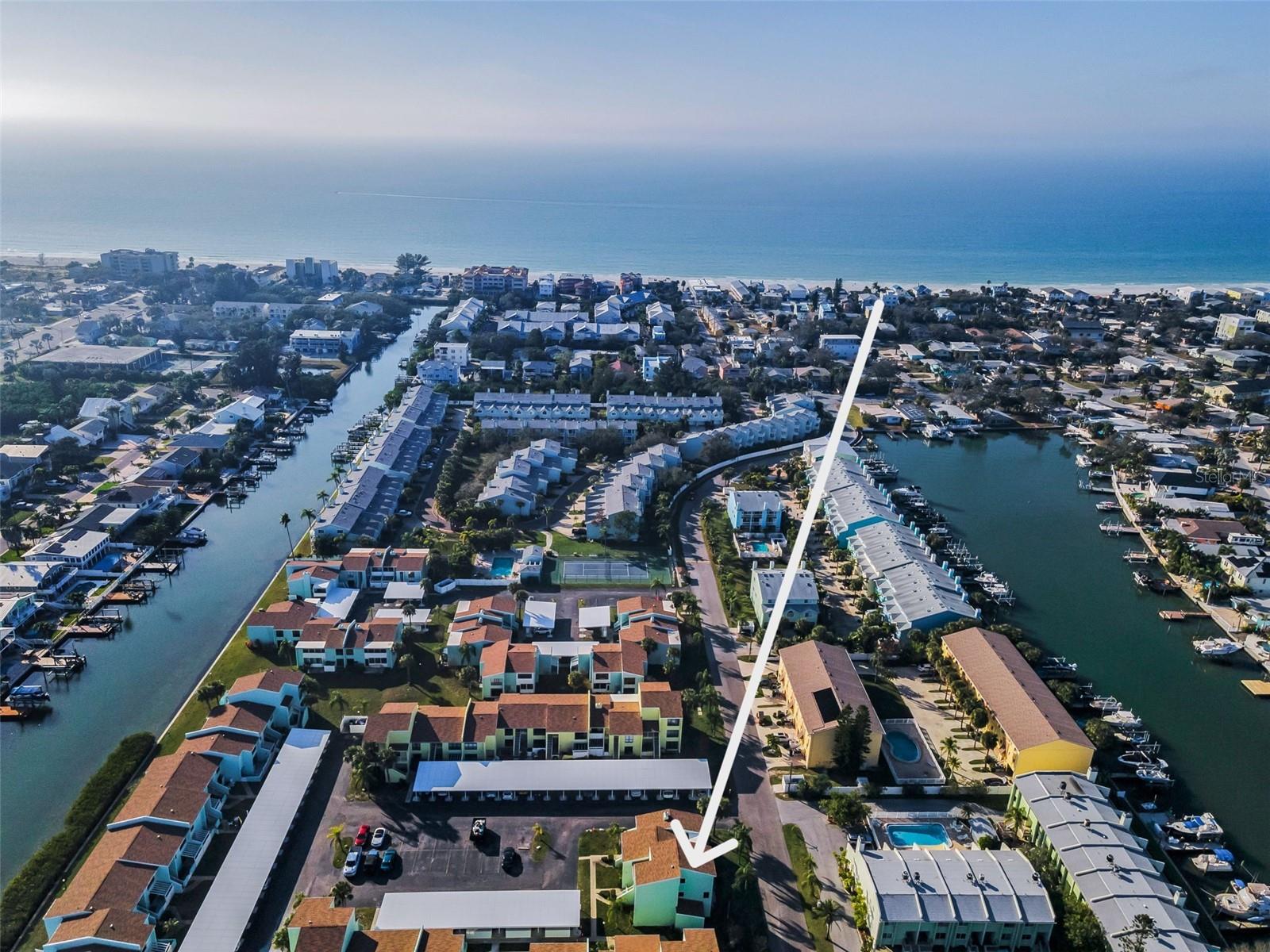 Listing photo id 7 for 1 Windrush Boulevard 31